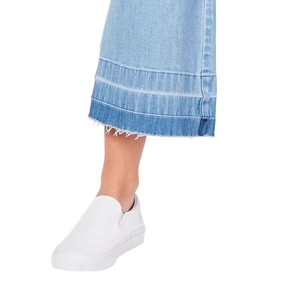 Dollhouse Juniors' Cropped Wide-Leg Denim Overalls 3 - Picture 12 of 14